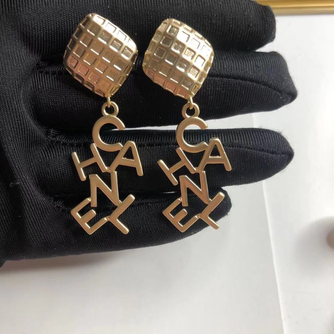(C earrings) Small fragrant vintage earrings product image 32, provided for visual reference and product detail review