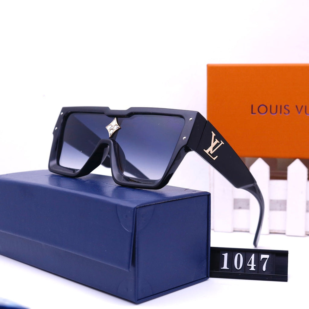 New Ladies Fashion Classic Sunglasses in 2022 product image 4, provided for visual reference and product detail review