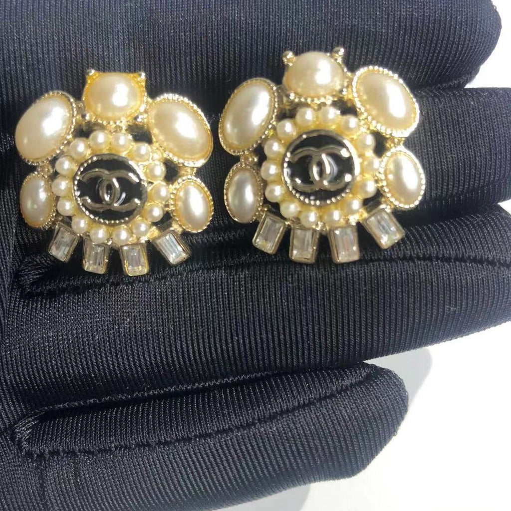 Zircon inlaid pearl steel needle earrings product image 8, provided for visual reference and product detail review