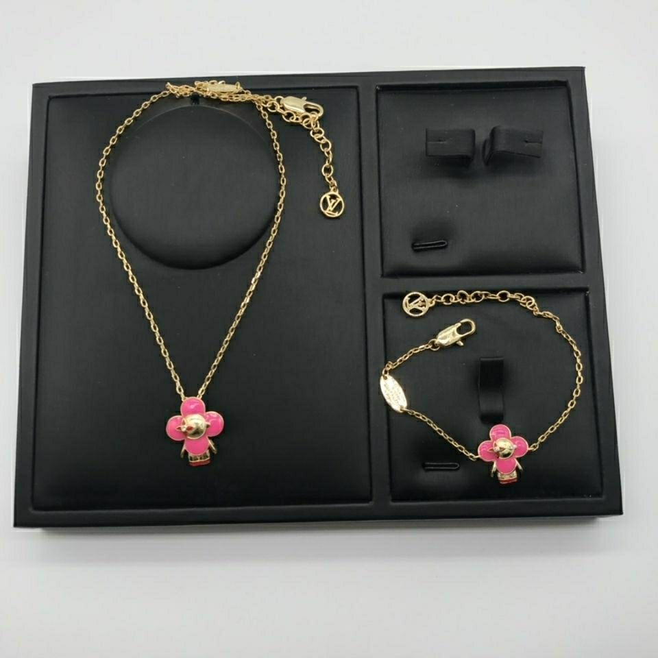 Pink Flower Cartoon Necklace Bracelet product image 4, provided for visual reference and product detail review