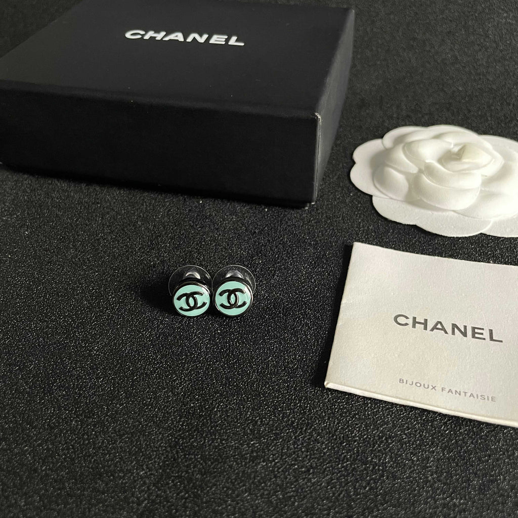 High-Quality Stud Earrings-155 product image 4, provided for visual reference and product detail review