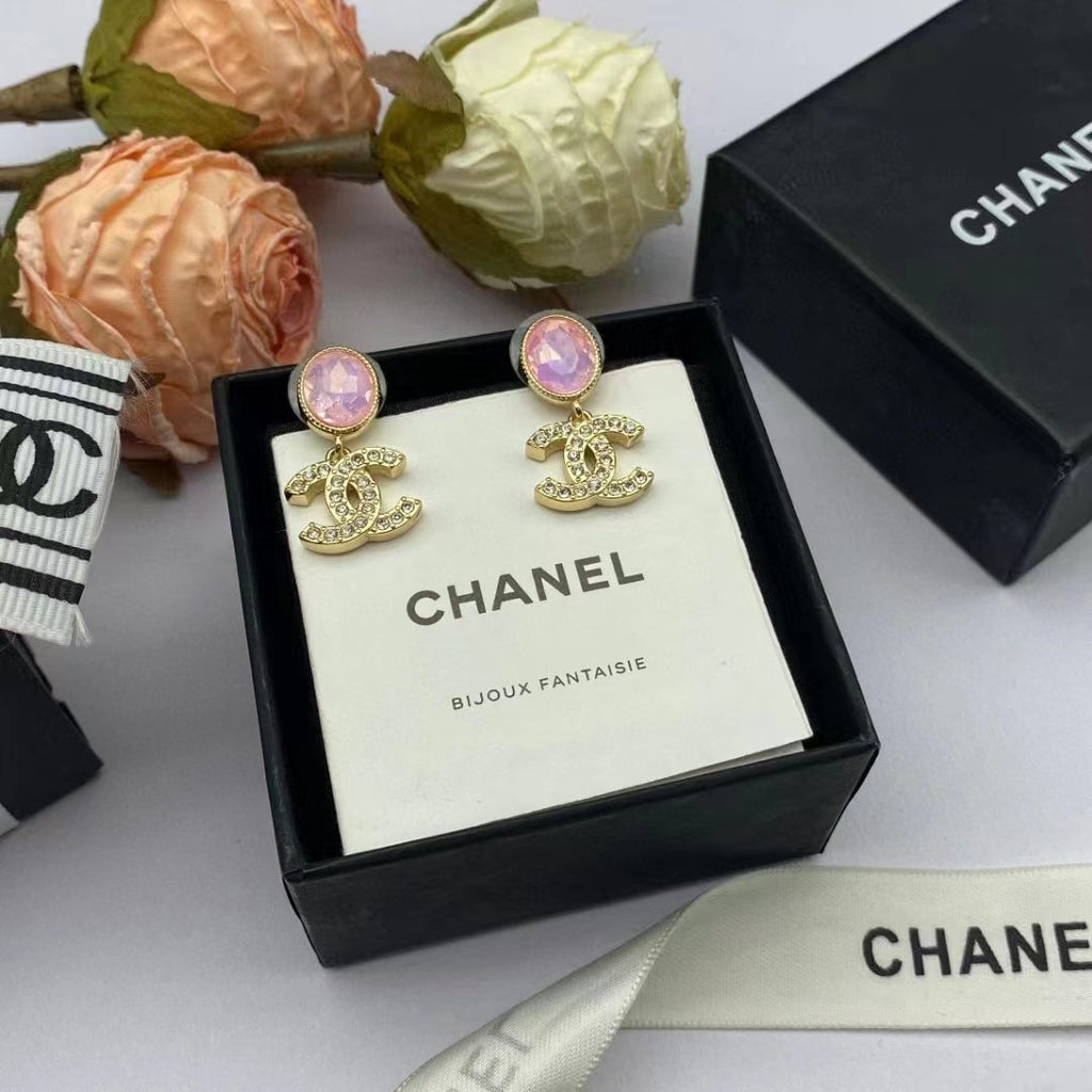 Small fragrant diamond pearl earrings product image 4, provided for visual reference and product detail review
