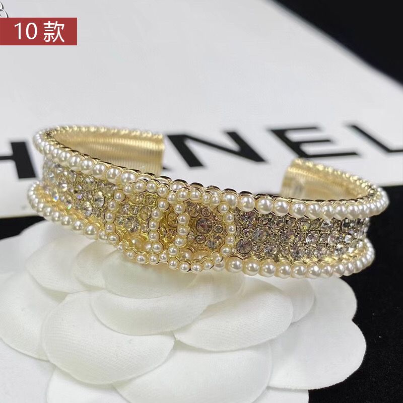 New diamond inlaid bracelet in 2022 product image 16, provided for visual reference and product detail review