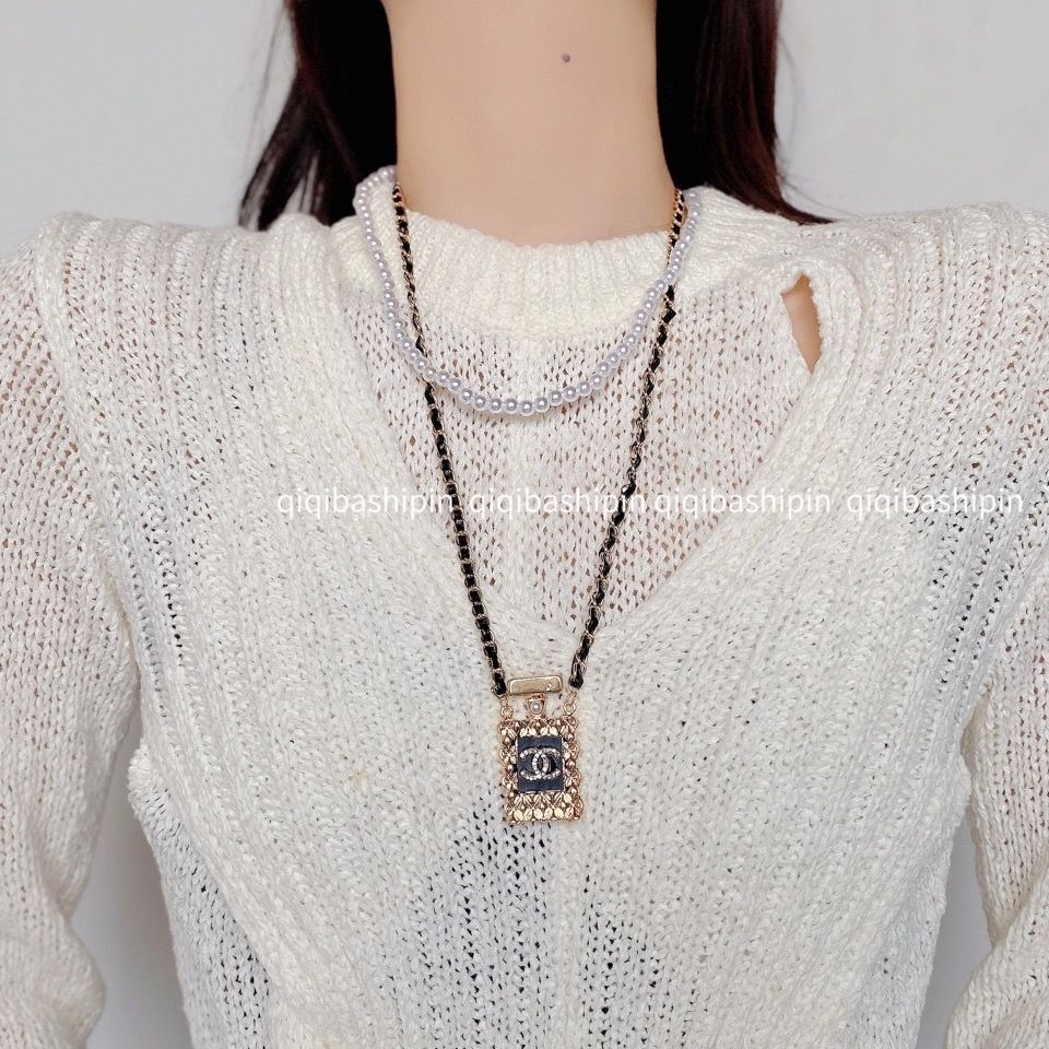 Pearl necklace product image 6, provided for visual reference and product detail review