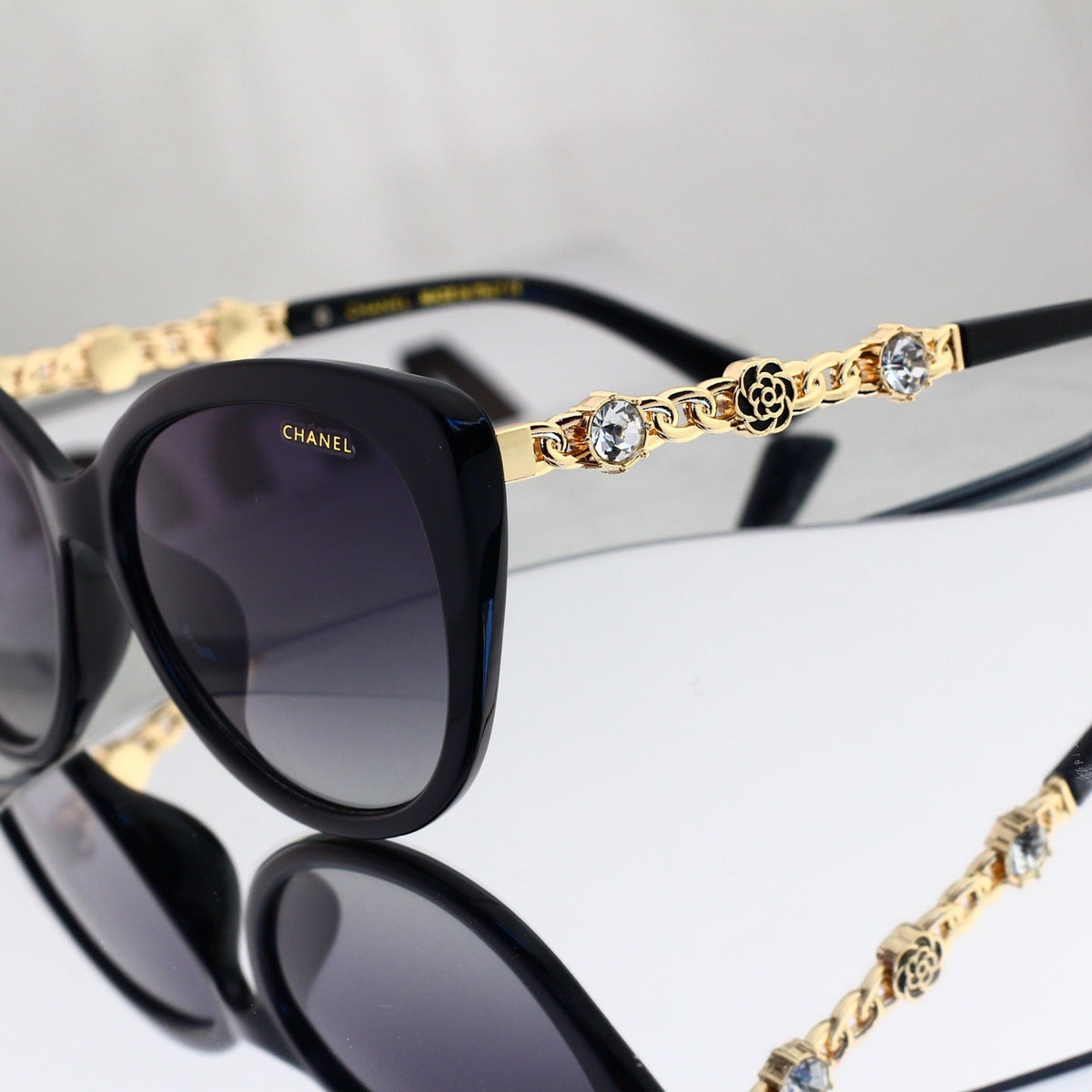 New Stylish Sunglasses-64 product image 7, provided for visual reference and product detail review