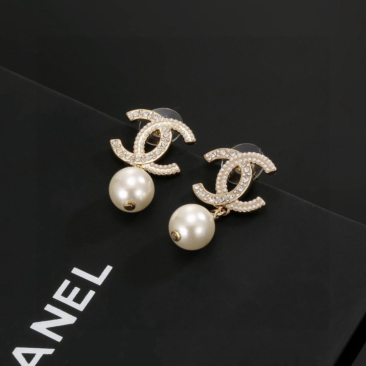 High-Quality Stud Earrings-111 product image 4, provided for visual reference and product detail review