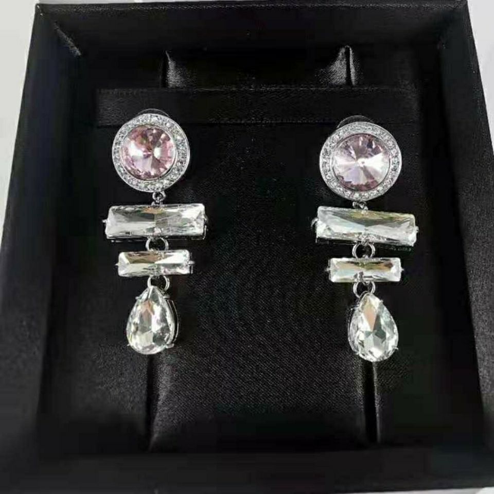 Diamond earring product image 4, provided for visual reference and product detail review
