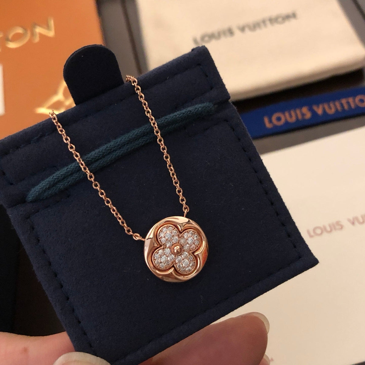 Full-Diamond Four-Leaf Clover Necklace product image 7, provided for visual reference and product detail review