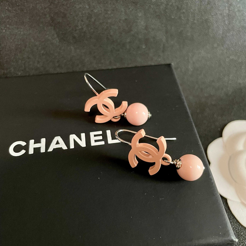 High-Quality Stud Earrings-162 product image 6, provided for visual reference and product detail review