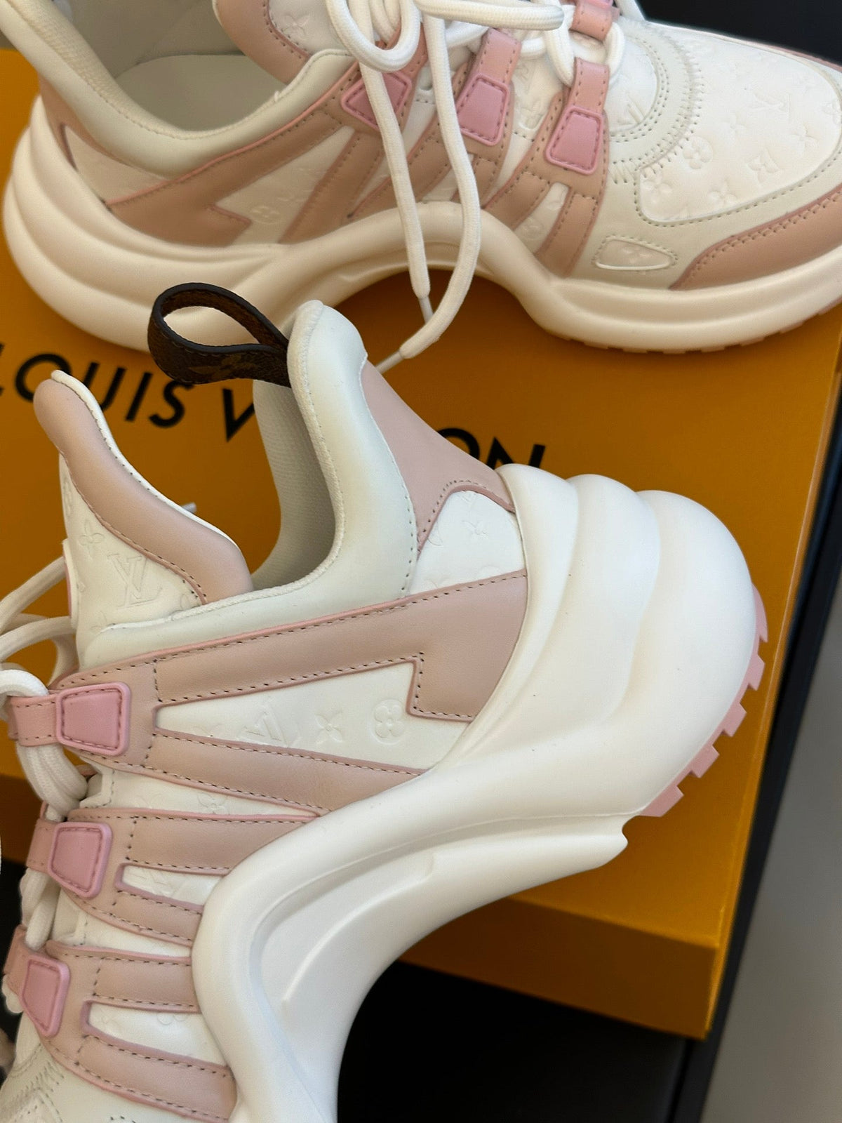 2023 VL Calfskin & Tech Mesh Shoes -S38 product image 7, provided for visual reference and product detail review