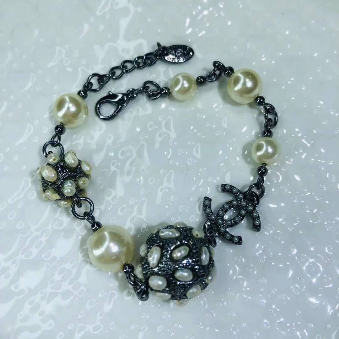 Xiaoxiang classic vintage brass bracelet product image 10, provided for visual reference and product detail review