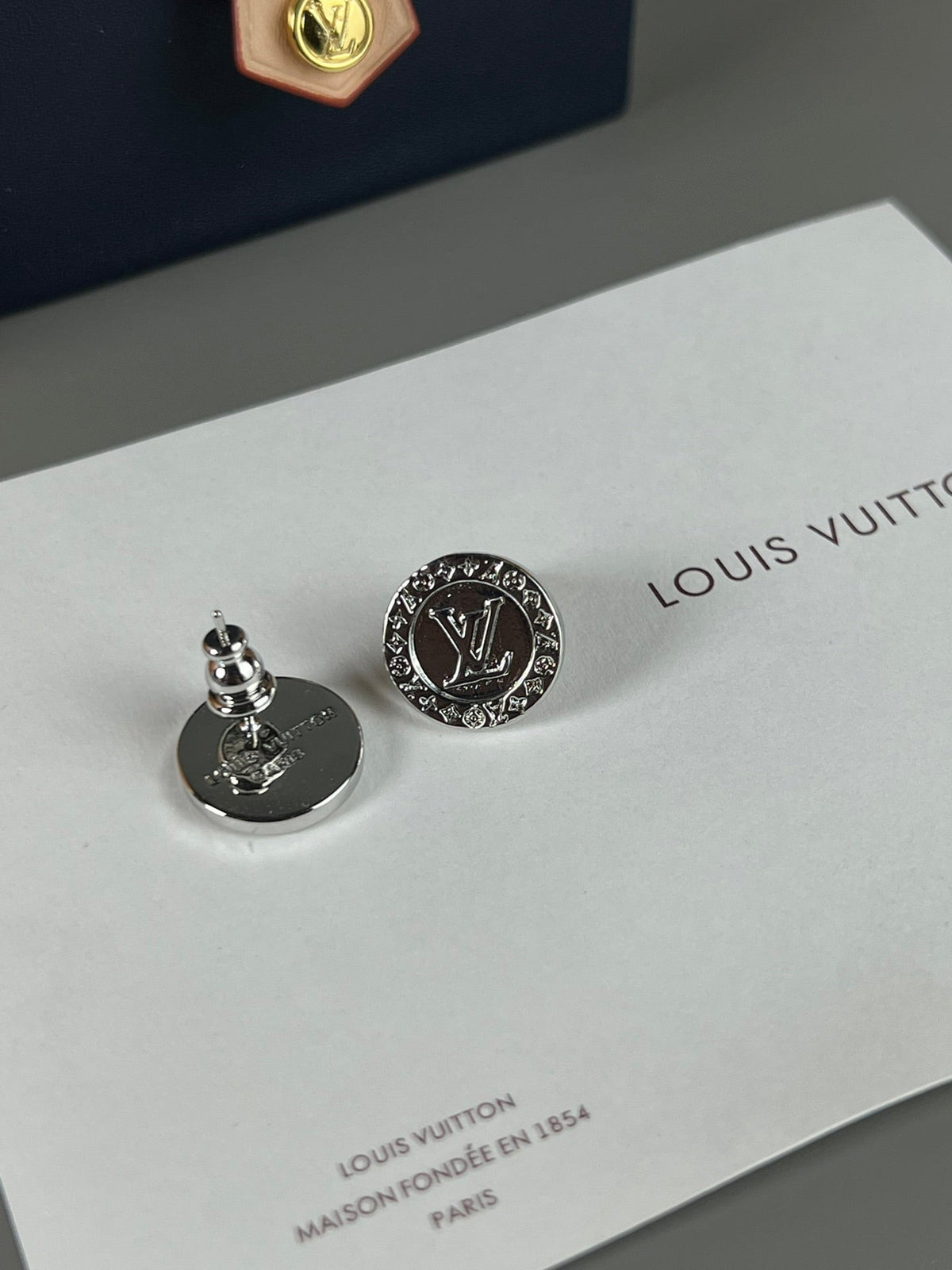 High-Quality Stud Earrings-14 product image 4, provided for visual reference and product detail review