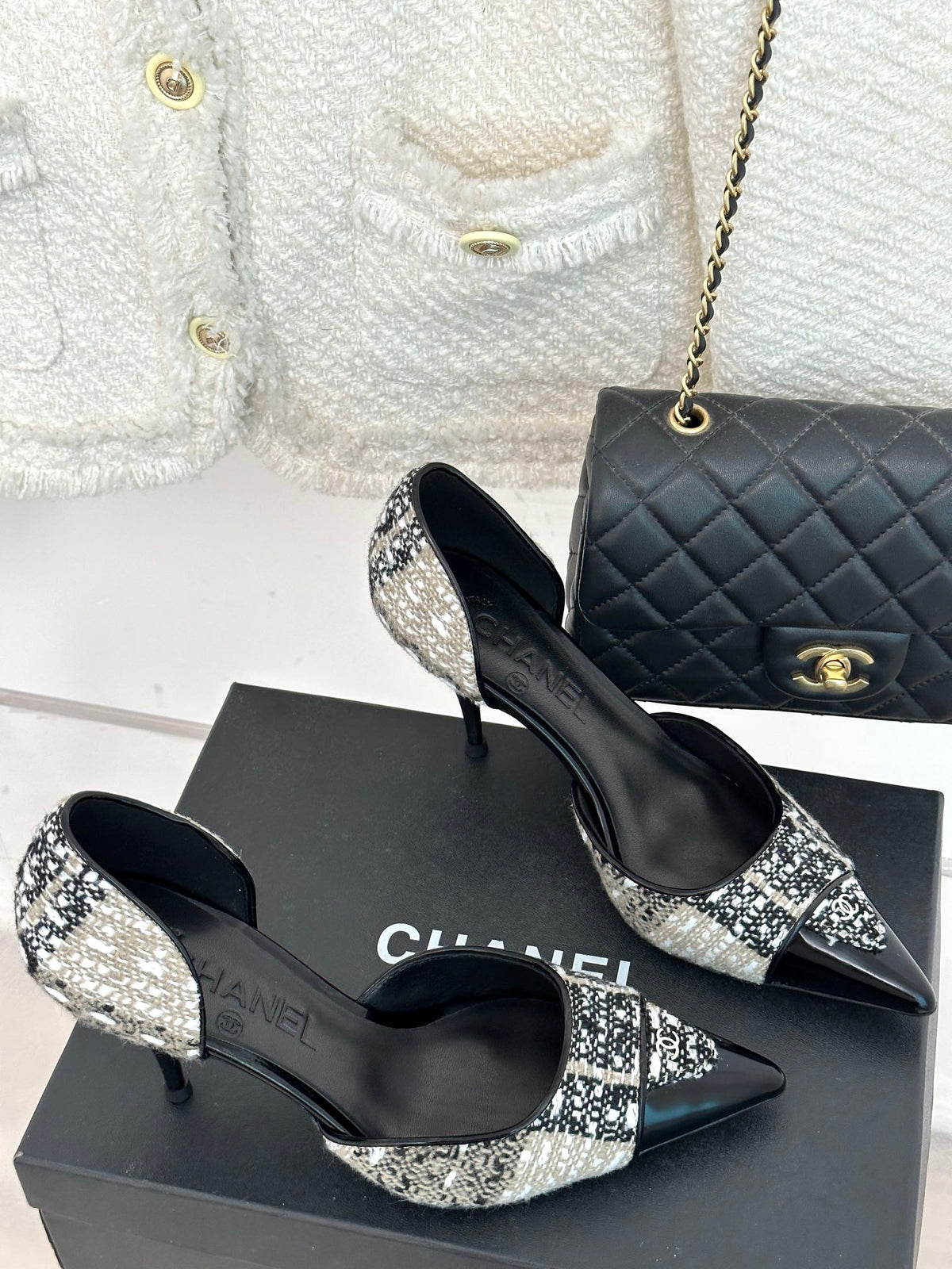 2023 CC Retro hollow pointed toe high heels-S26 product image 2, provided for visual reference and product detail review