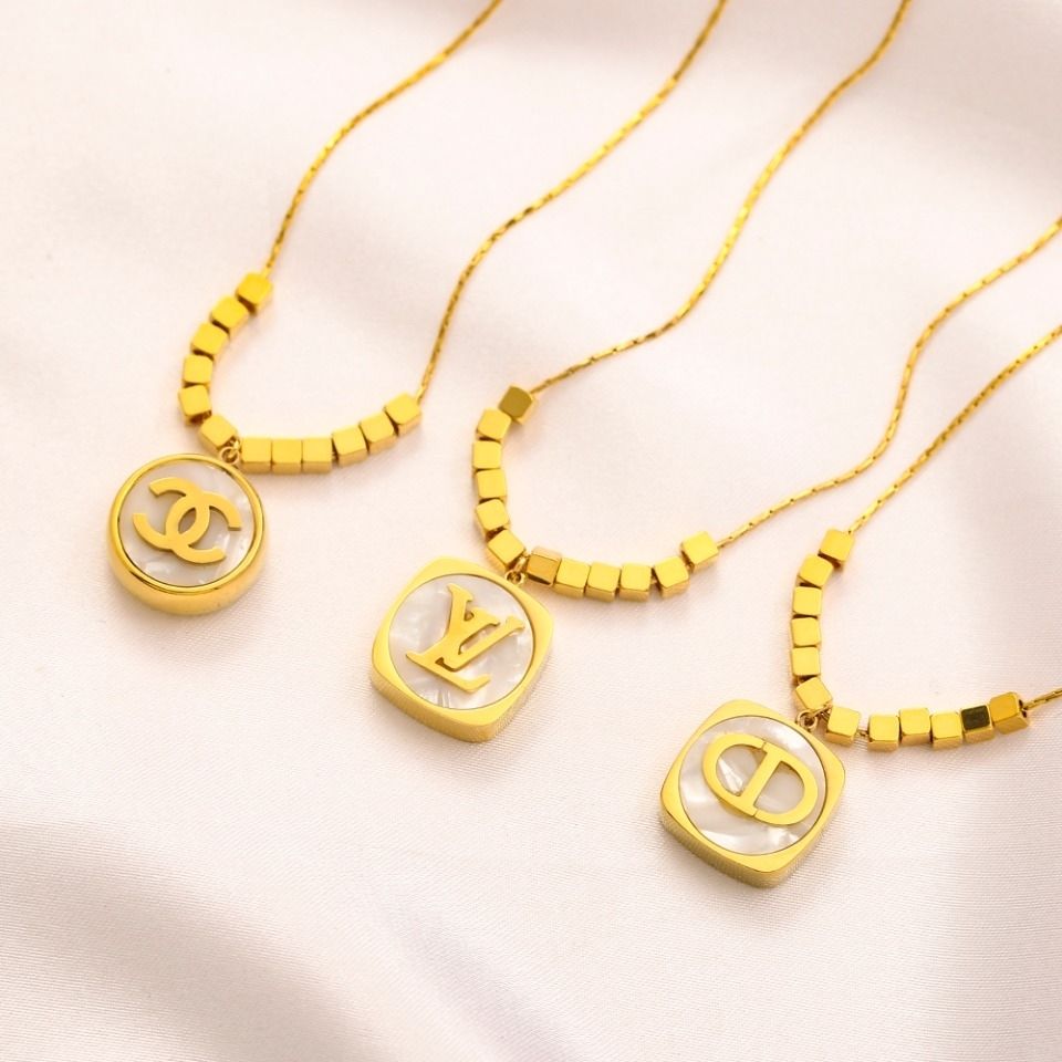 Fashion simple titanium steel gold-plated necklace product image 1, provided for visual reference and product detail review