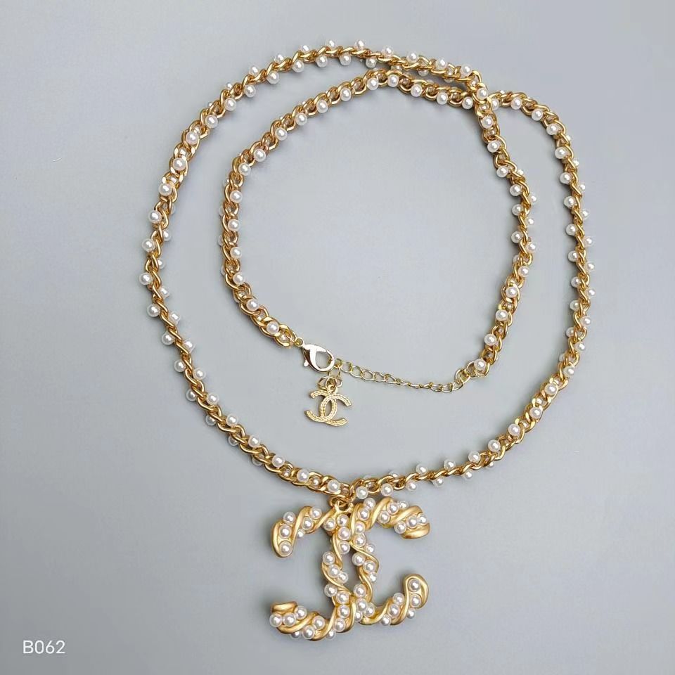 2023 New Fashion Glitter Necklace product image 2, provided for visual reference and product detail review