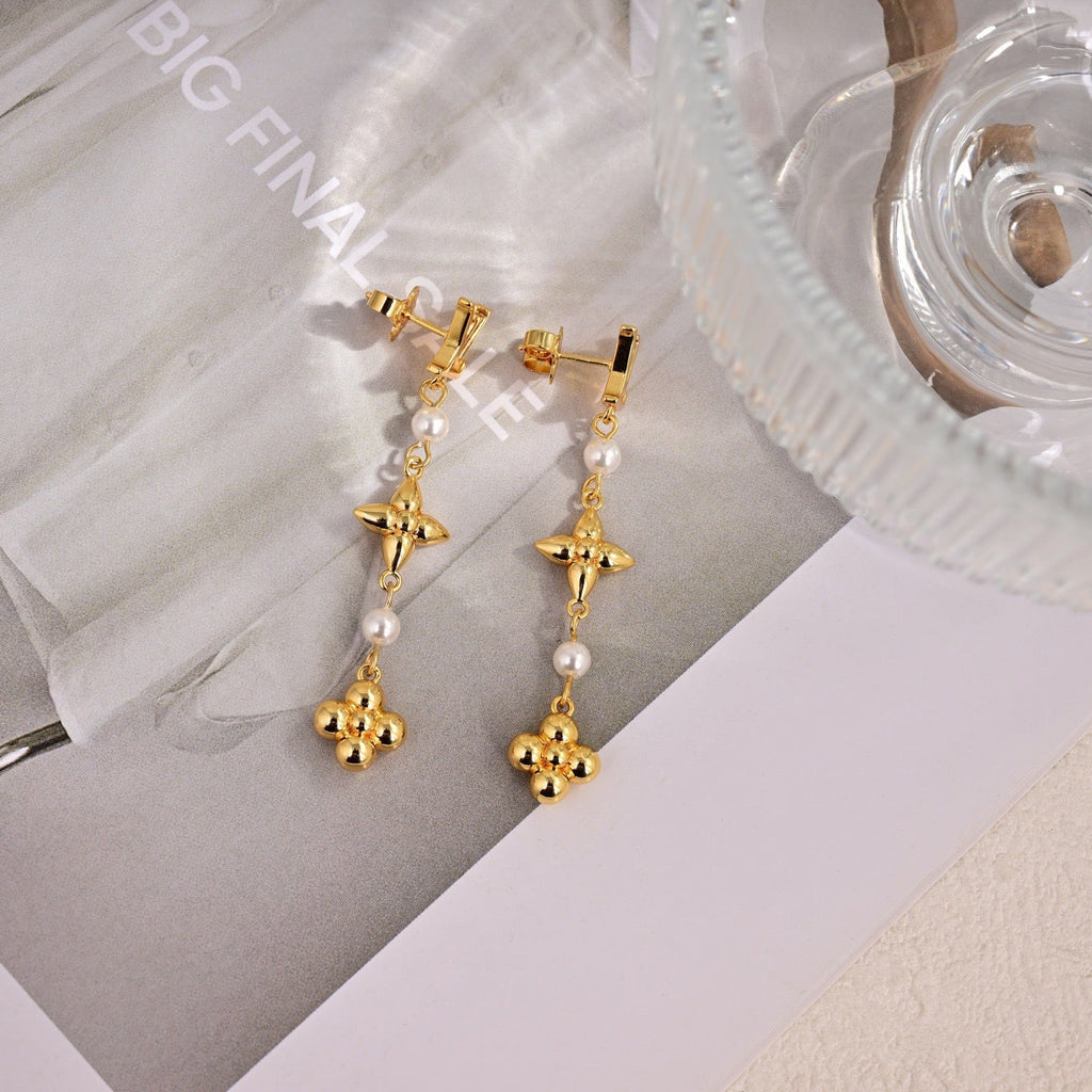 High-Quality, Stylish Stud Earrings product image 5, provided for visual reference and product detail review
