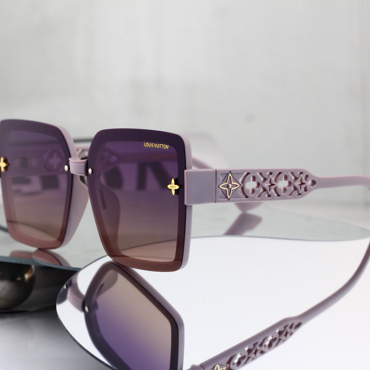 New Stylish Sunglasses-43 product image 6, provided for visual reference and product detail review
