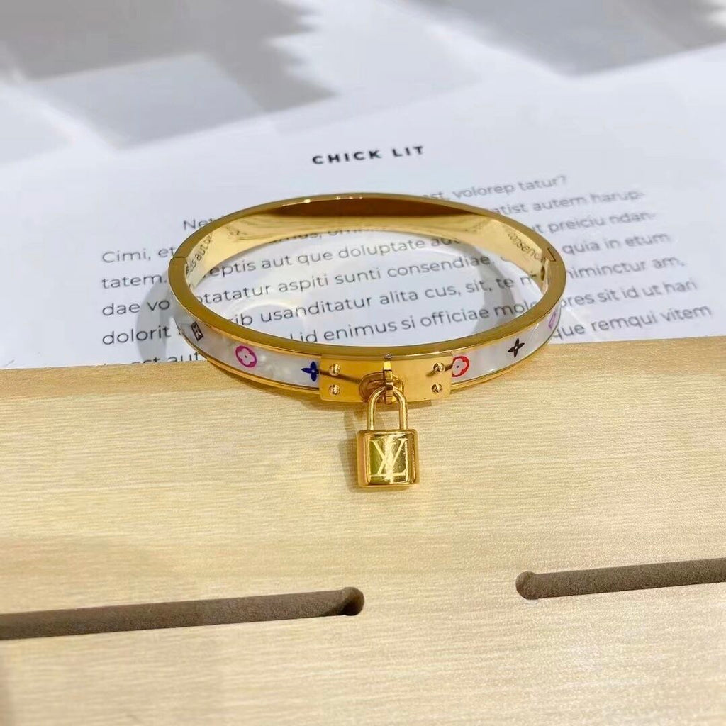 2022 New Titanium Steel Bracelet product image 2, provided for visual reference and product detail review