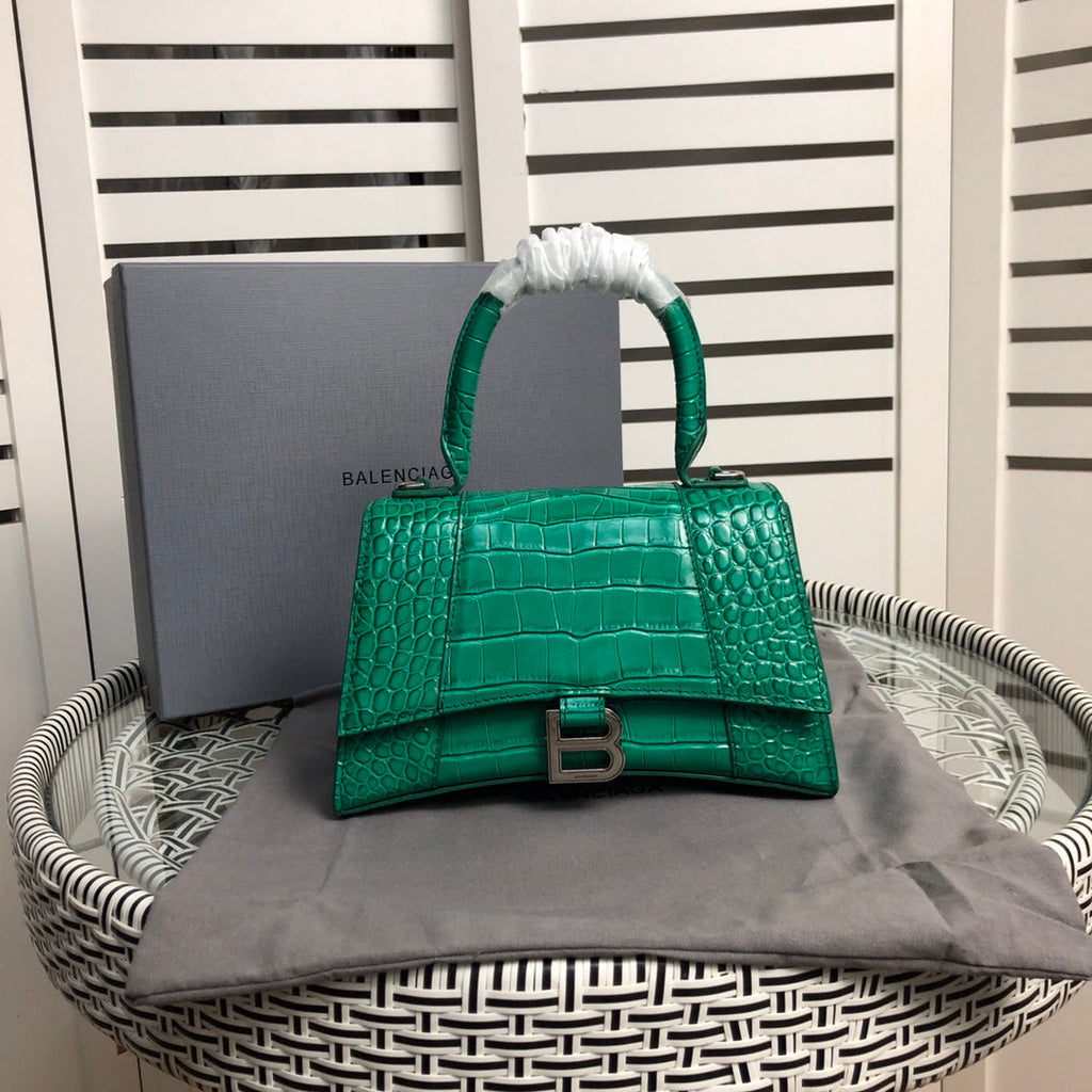 B green hourglass 23*14*10cm product image 1, provided for visual reference and product detail review