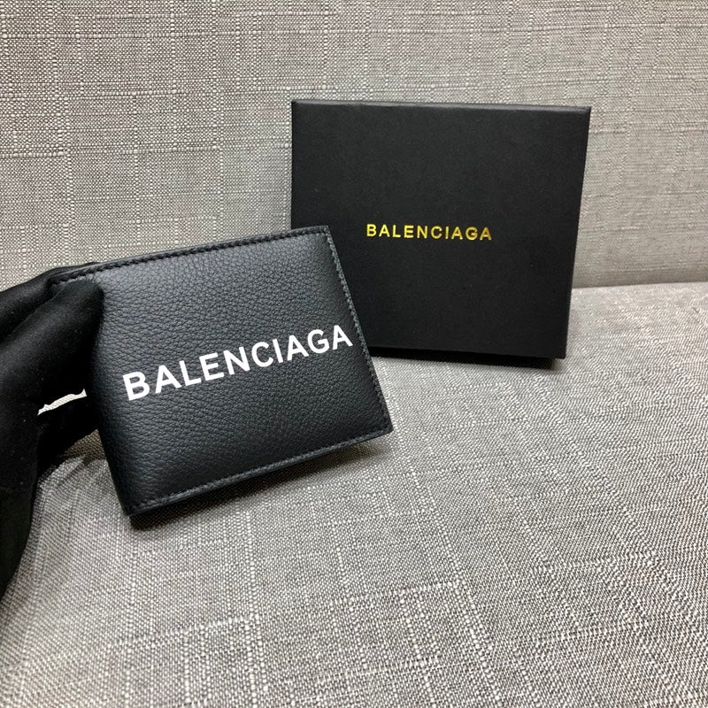 Balenciaga wallet product image 1, provided for visual reference and product detail review