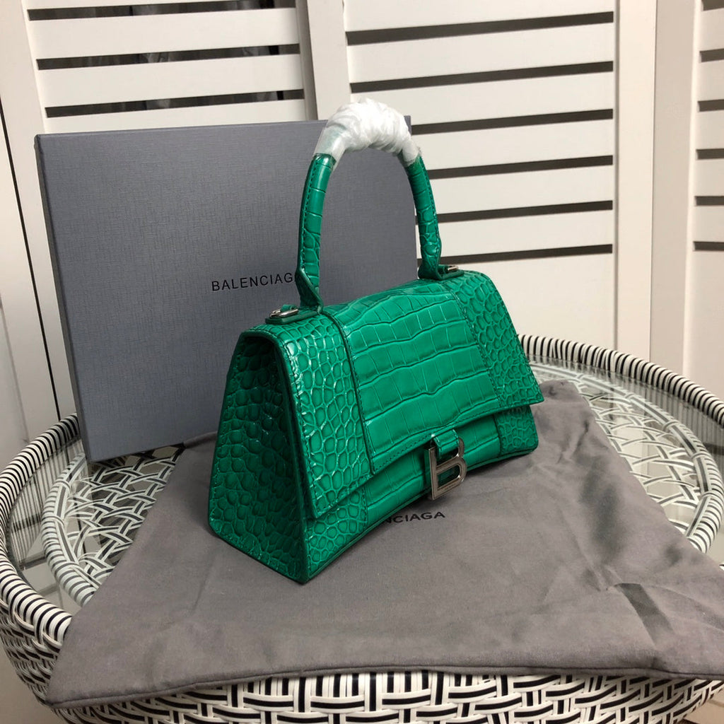 B green hourglass 23*14*10cm product image 6, provided for visual reference and product detail review