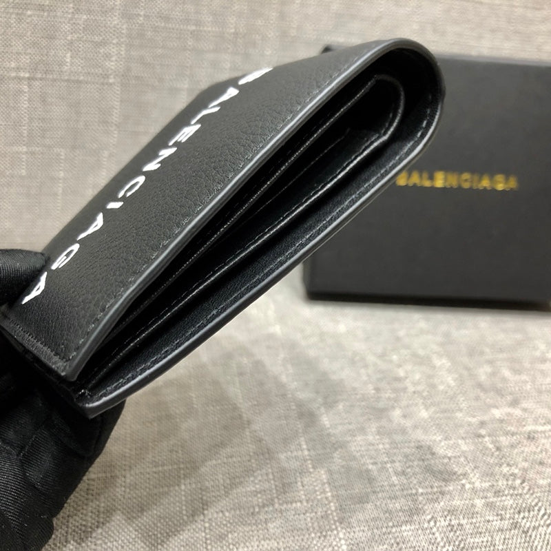 Balenciaga wallet product image 5, provided for visual reference and product detail review