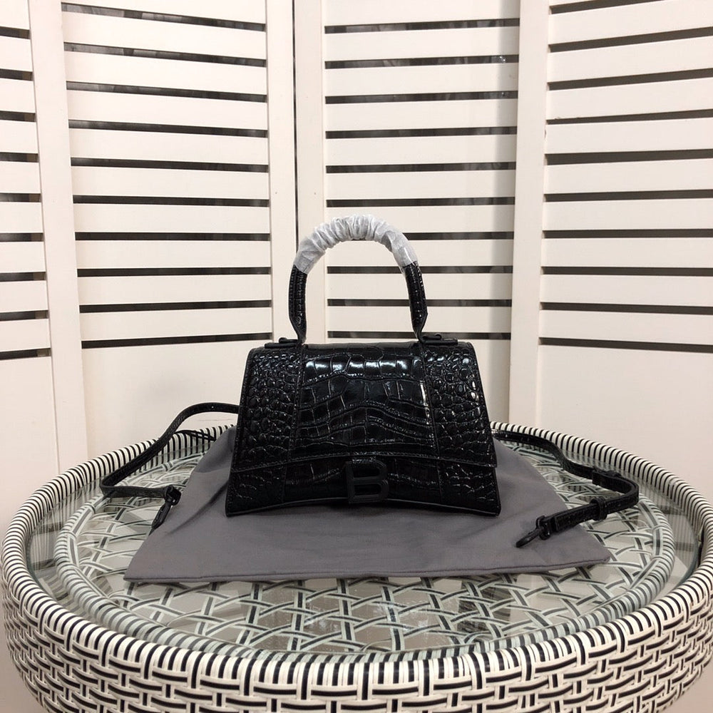 B hourglass black 19cm