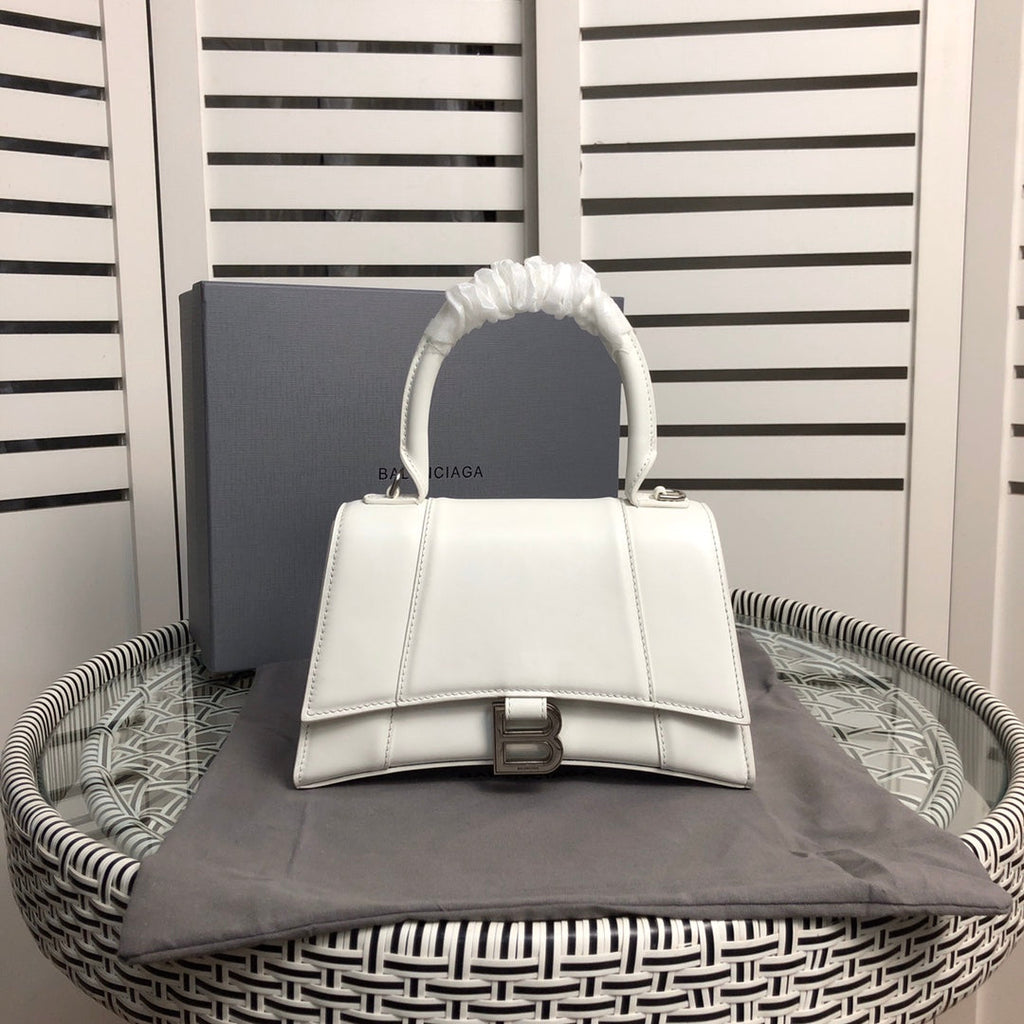 B hourglass white 23*14*10cm product image 1, provided for visual reference and product detail review