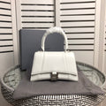 B hourglass white 23*14*10cm product image 1, provided for visual reference and product detail review
