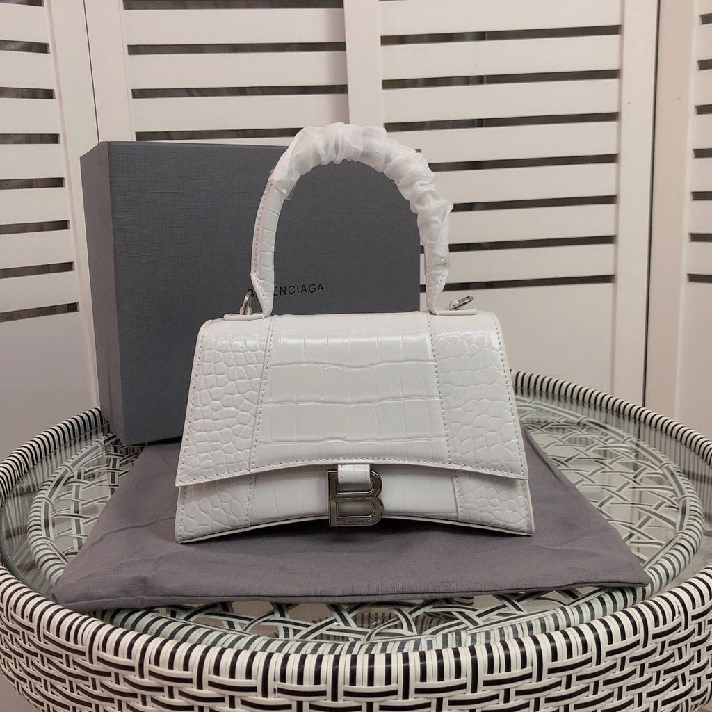 B a l e n c i a g a hourglass white 19*13*8cm。 product image 1, provided for visual reference and product detail review