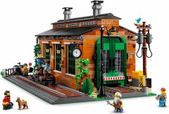 910033 LEGO (BL) Old Train Engine Shed product image 3, provided for visual reference and product detail review